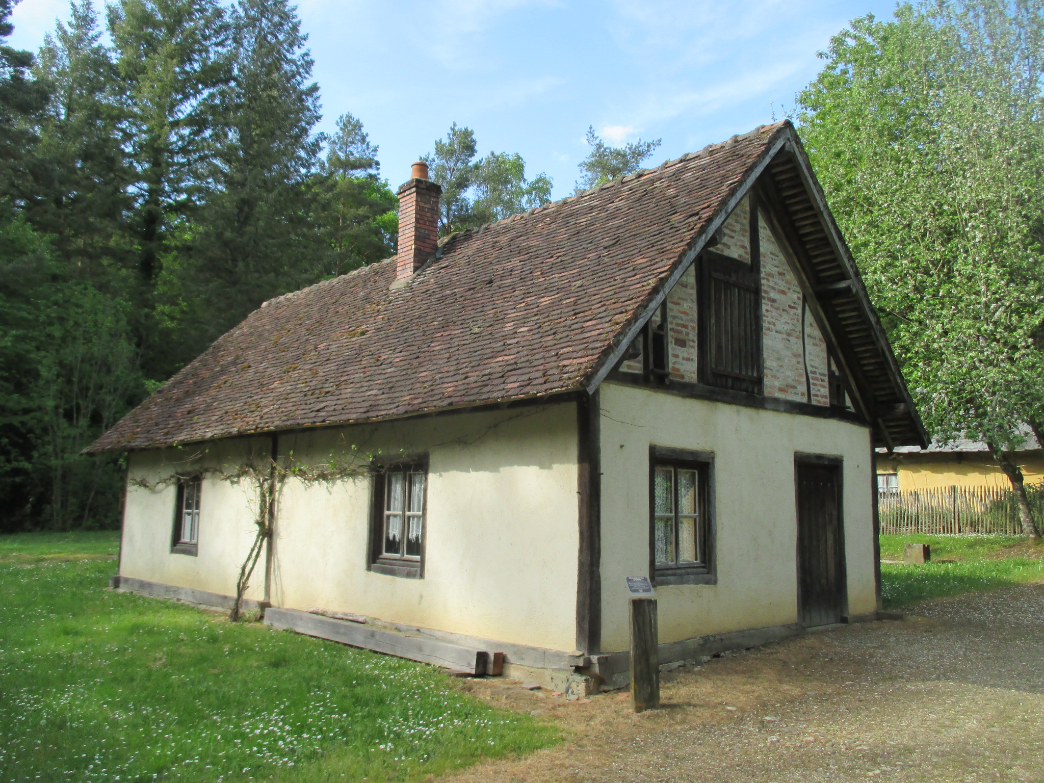 Borne-colonne N°1 de la forêt de Chaux à Belmont